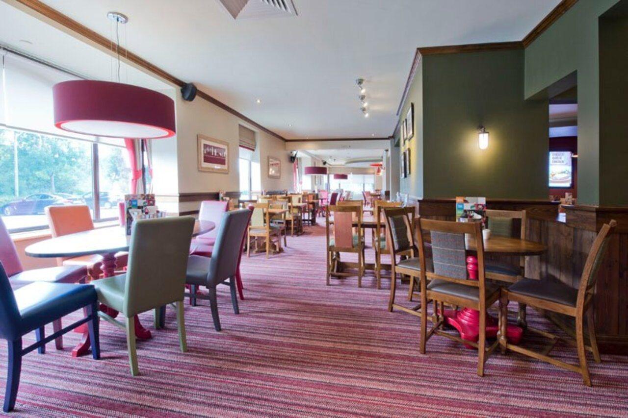 Premier Inn Newcastle - Metro Centre Гейтсхед Экстерьер фото