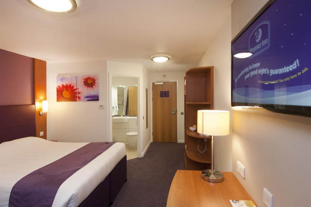 Premier Inn Newcastle - Metro Centre Гейтсхед Экстерьер фото