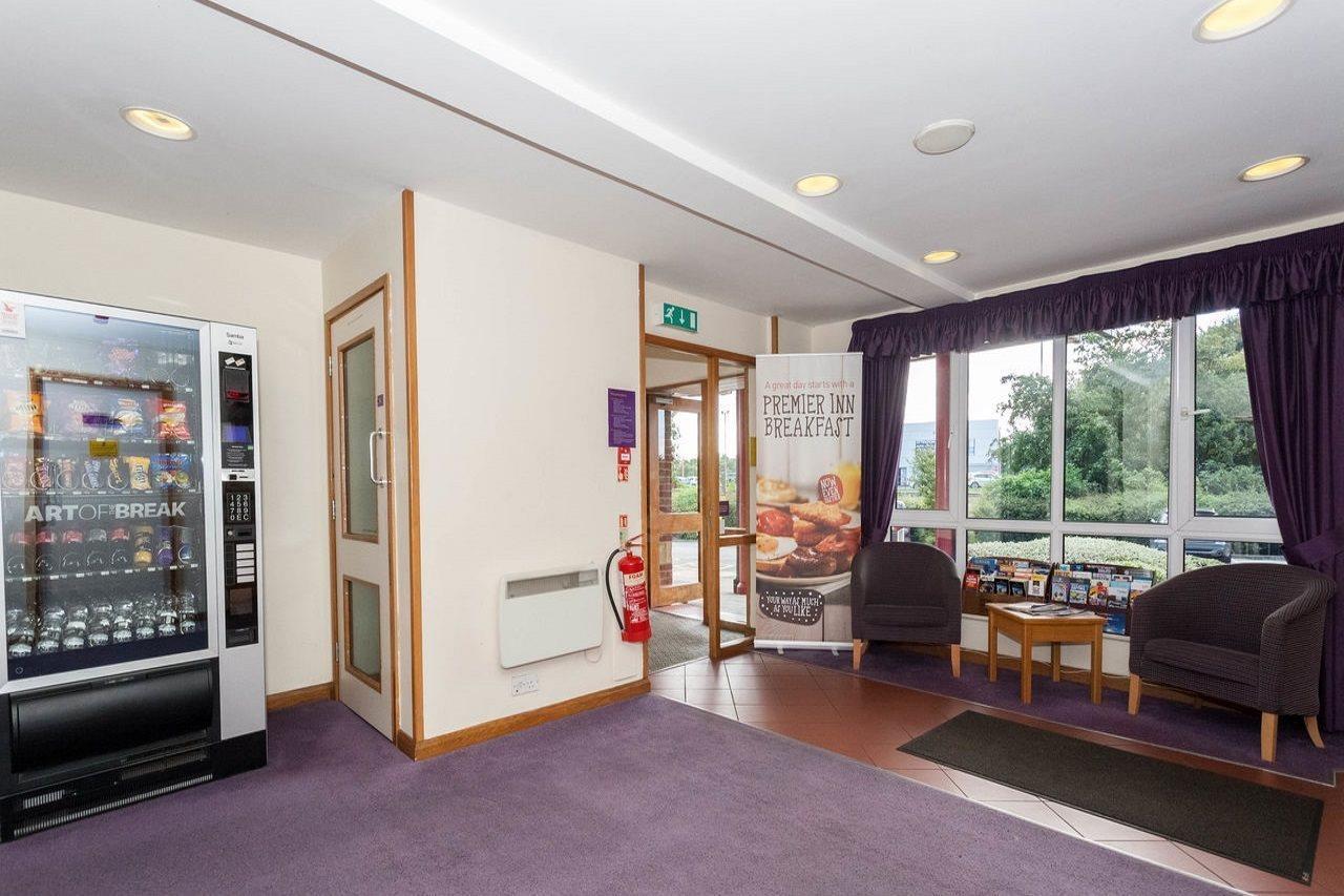 Premier Inn Newcastle - Metro Centre Гейтсхед Экстерьер фото