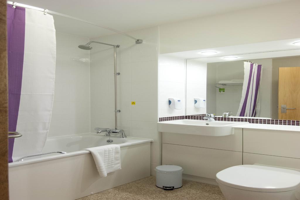 Premier Inn Newcastle - Metro Centre Гейтсхед Экстерьер фото